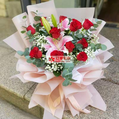 沈阳11朵红玫瑰百合,全世界里只有一个你